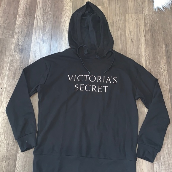 Victoria's Secret Tops - NWT Victoria’s Secret pullover sweatshirt